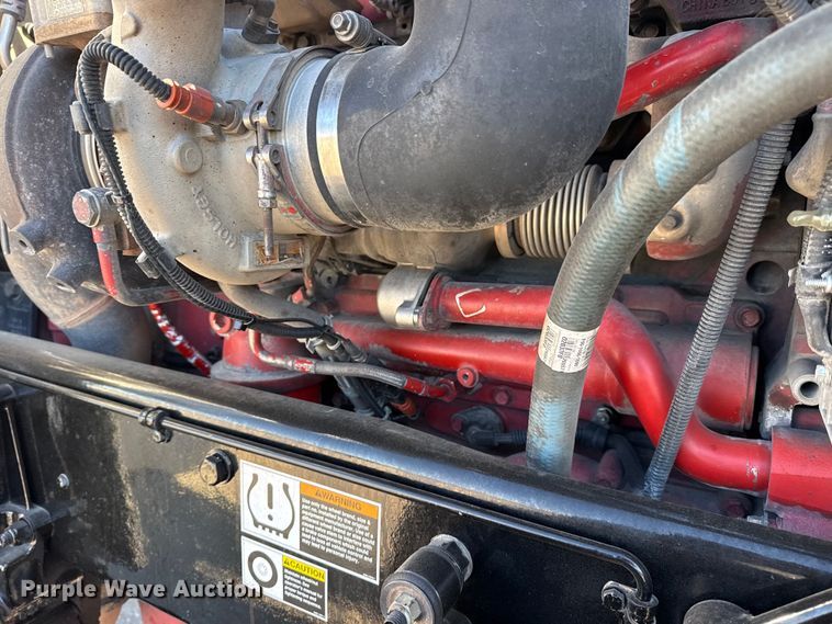 image for item DQ4339 2019 Peterbilt 389 semi truck