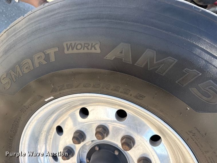 image for item DQ4339 2019 Peterbilt 389 semi truck