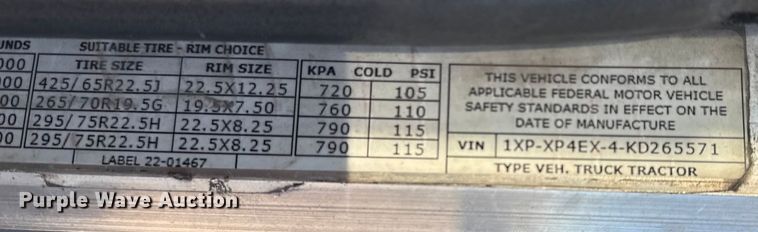 image for item DQ4339 2019 Peterbilt 389 semi truck