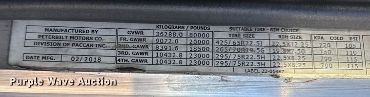 image for item DQ4339 2019 Peterbilt 389 semi truck