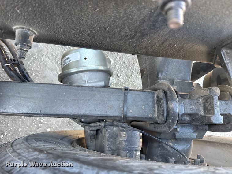 image for item DQ4340 2018 Peterbilt 389 semi truck