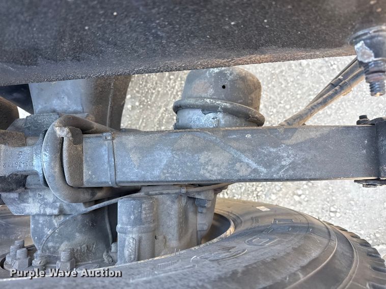 image for item DQ4340 2018 Peterbilt 389 semi truck