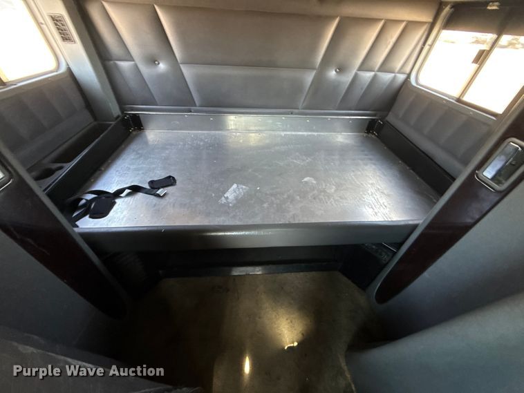 image for item DQ4340 2018 Peterbilt 389 semi truck