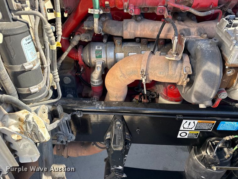 image for item DQ4340 2018 Peterbilt 389 semi truck