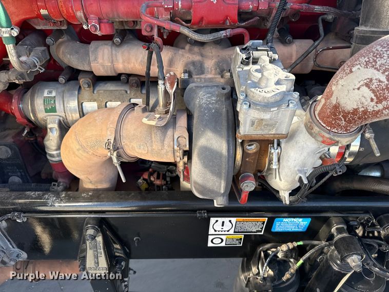 image for item DQ4340 2018 Peterbilt 389 semi truck