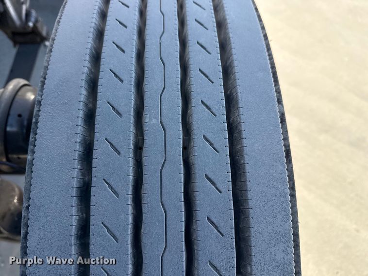 image for item DQ4340 2018 Peterbilt 389 semi truck