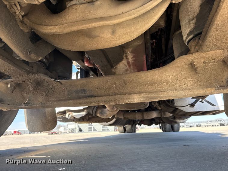 image for item DQ4341 2018 Peterbilt 389 semi truck