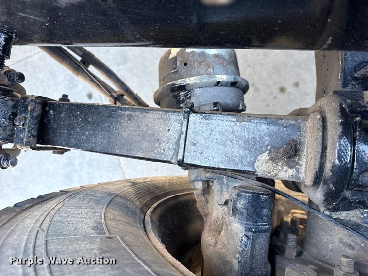 image for item DQ4341 2018 Peterbilt 389 semi truck