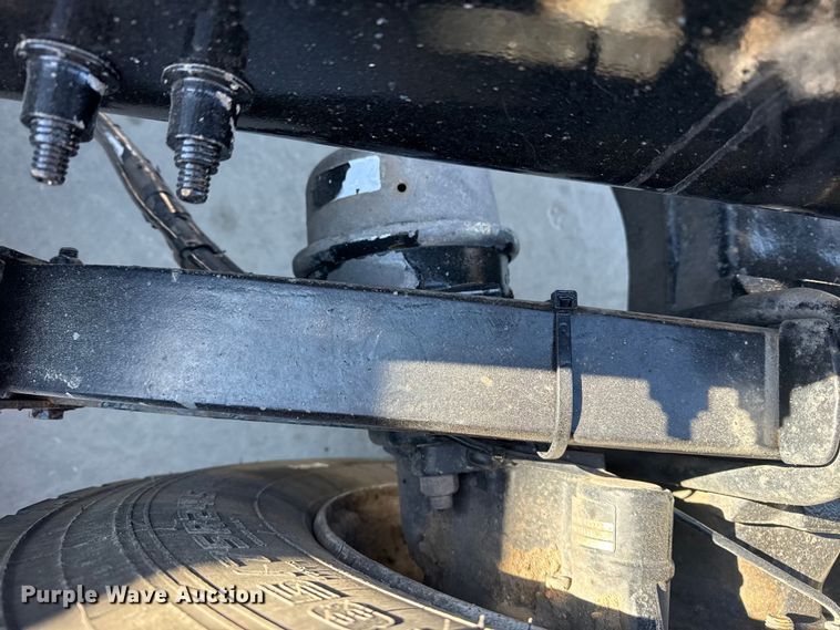 image for item DQ4341 2018 Peterbilt 389 semi truck