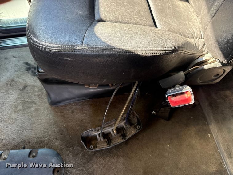 image for item DQ4341 2018 Peterbilt 389 semi truck