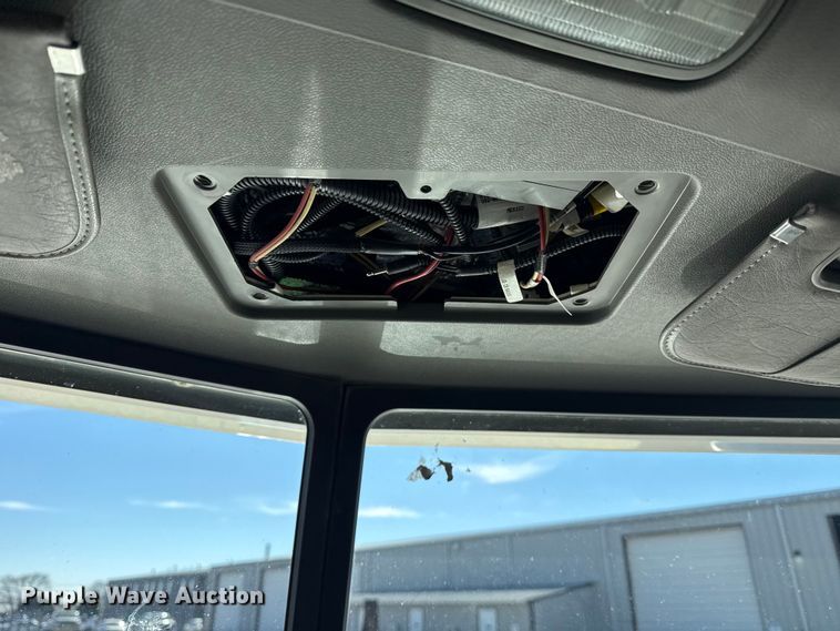 image for item DQ4341 2018 Peterbilt 389 semi truck