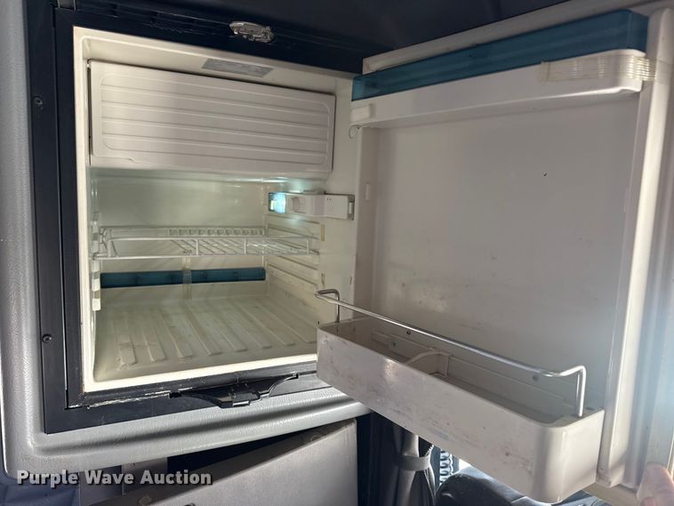 image for item DQ4341 2018 Peterbilt 389 semi truck