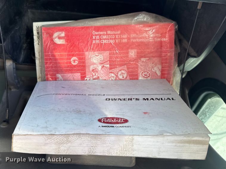 image for item DQ4341 2018 Peterbilt 389 semi truck