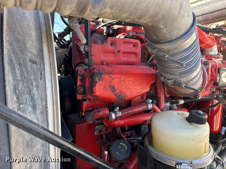 image for item DQ4341 2018 Peterbilt 389 semi truck