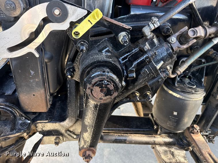 image for item DQ4341 2018 Peterbilt 389 semi truck