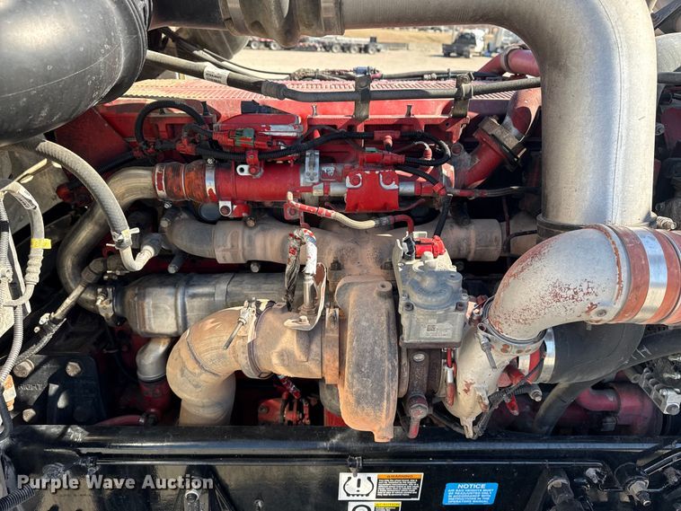 image for item DQ4341 2018 Peterbilt 389 semi truck