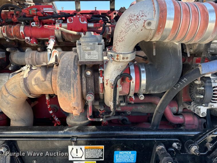 image for item DQ4341 2018 Peterbilt 389 semi truck