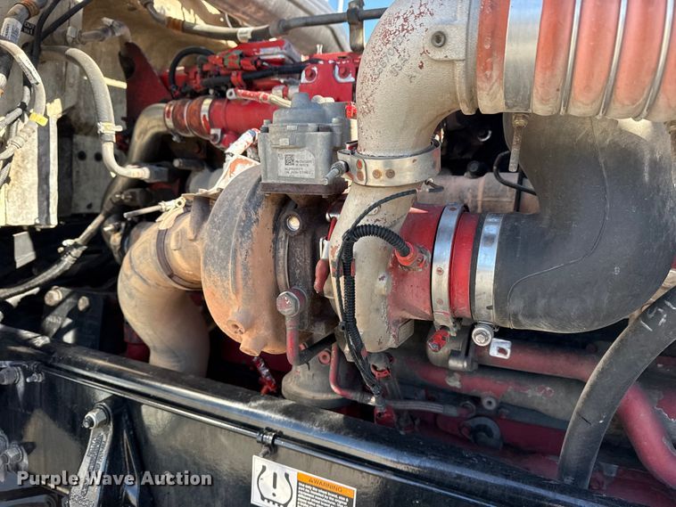 image for item DQ4341 2018 Peterbilt 389 semi truck