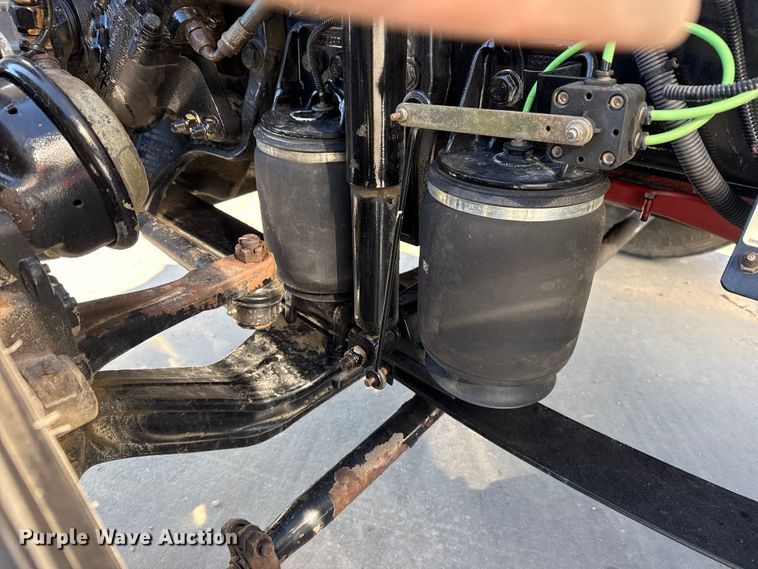 image for item DQ4341 2018 Peterbilt 389 semi truck