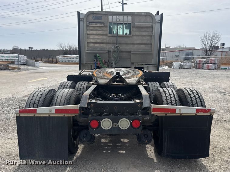 image for item DQ4346 2012 Kenworth T800 semi truck