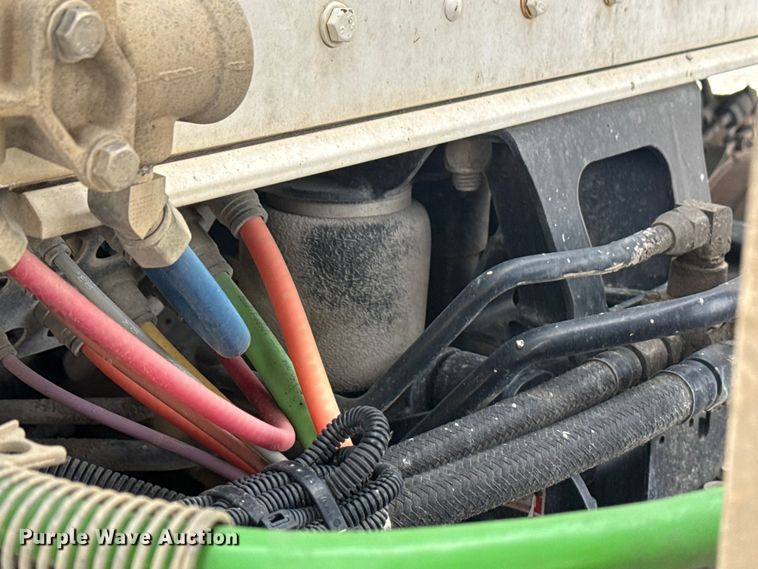 image for item DQ4346 2012 Kenworth T800 semi truck