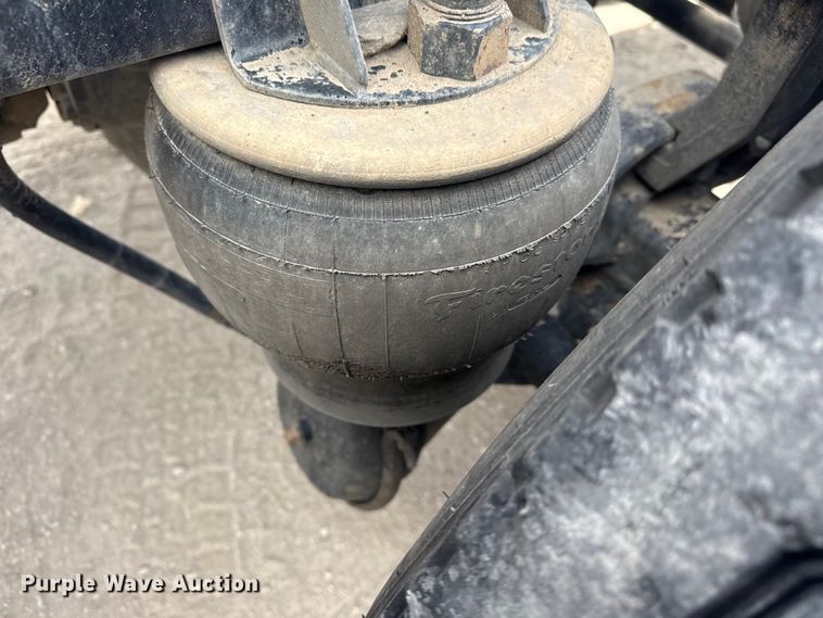 image for item DQ4346 2012 Kenworth T800 semi truck