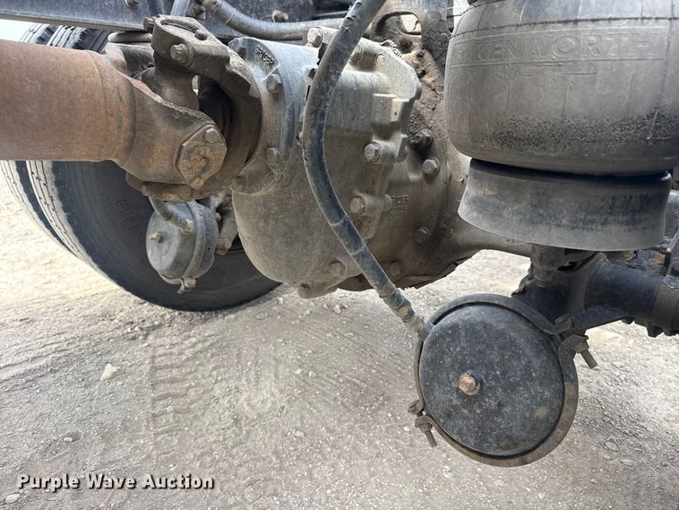 image for item DQ4346 2012 Kenworth T800 semi truck