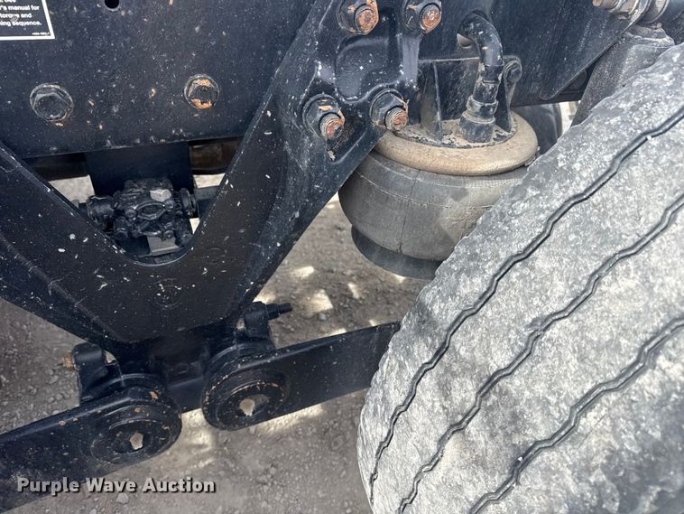 image for item DQ4346 2012 Kenworth T800 semi truck