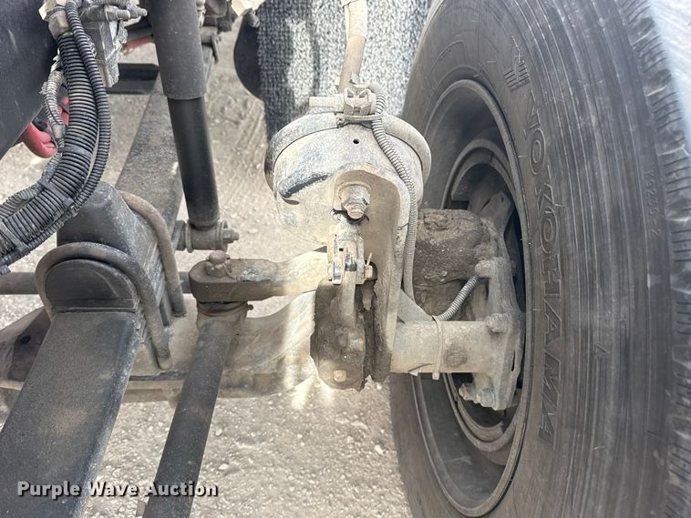 image for item DQ4346 2012 Kenworth T800 semi truck