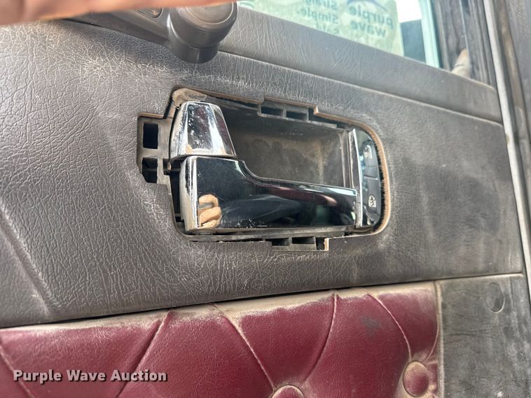 image for item DQ4346 2012 Kenworth T800 semi truck