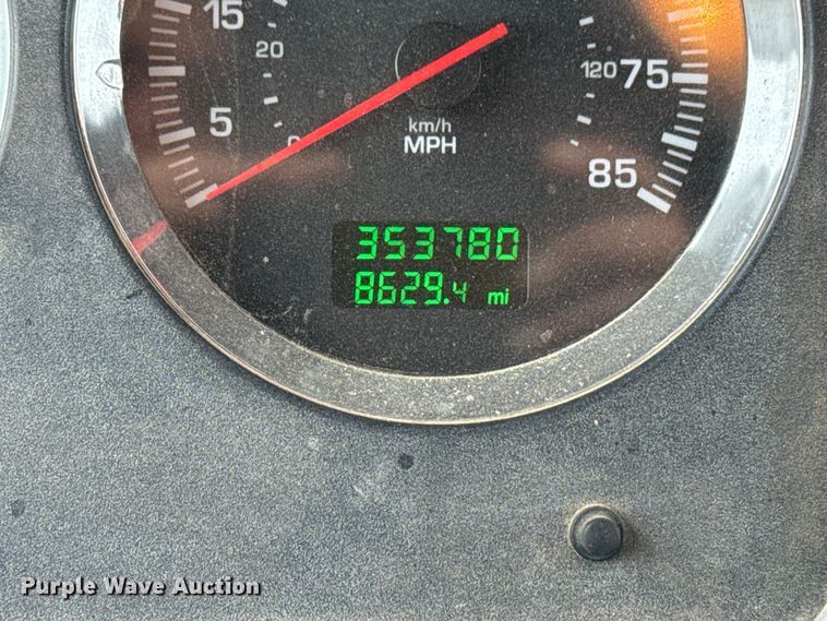 image for item DQ4346 2012 Kenworth T800 semi truck