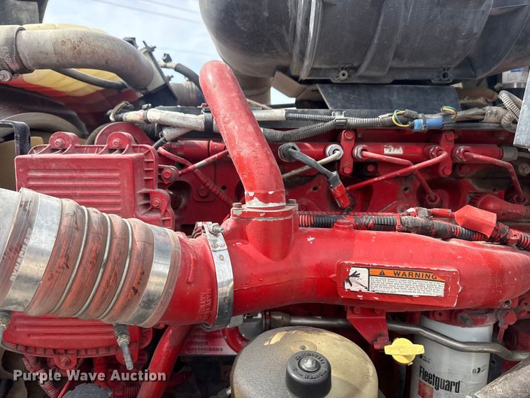 image for item DQ4346 2012 Kenworth T800 semi truck