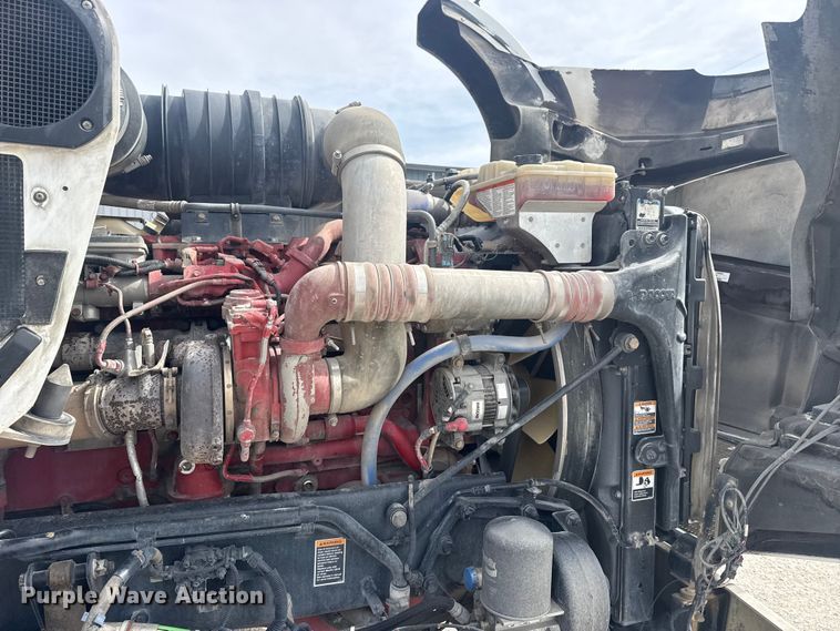 image for item DQ4346 2012 Kenworth T800 semi truck