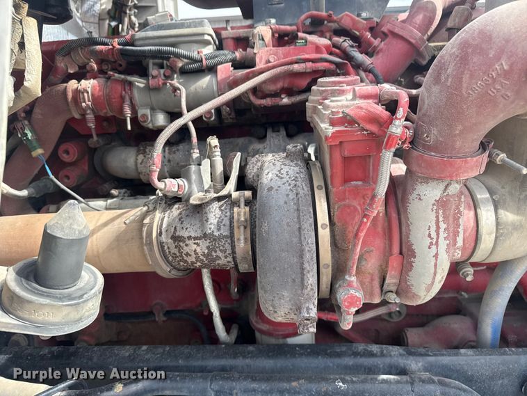 image for item DQ4346 2012 Kenworth T800 semi truck