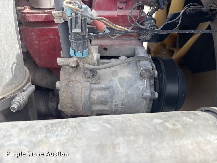 image for item DQ4346 2012 Kenworth T800 semi truck