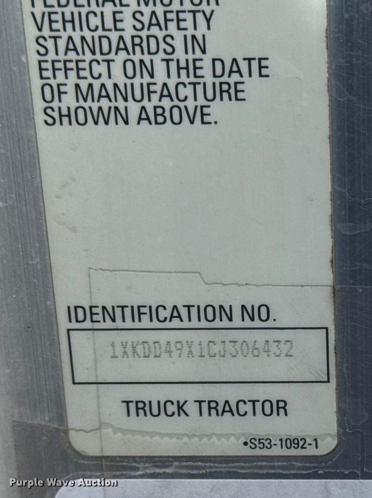 image for item DQ4346 2012 Kenworth T800 semi truck