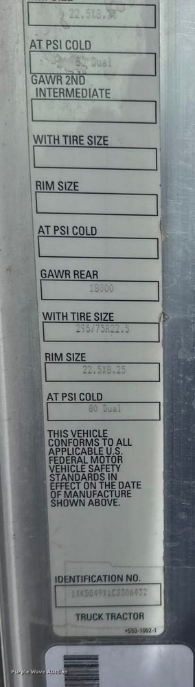 image for item DQ4346 2012 Kenworth T800 semi truck