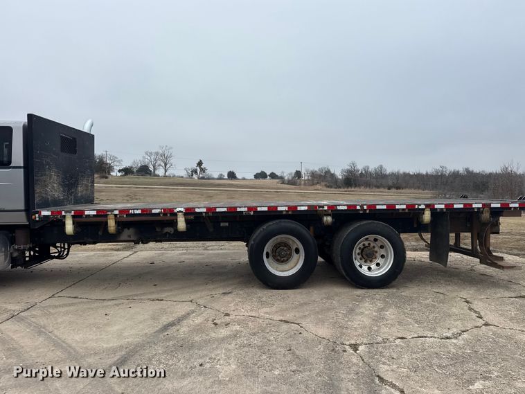 image for item DQ4357 2007 International 7400 flatbed truck