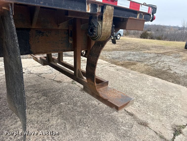 image for item DQ4357 2007 International 7400 flatbed truck