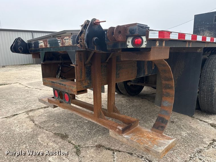 image for item DQ4357 2007 International 7400 flatbed truck