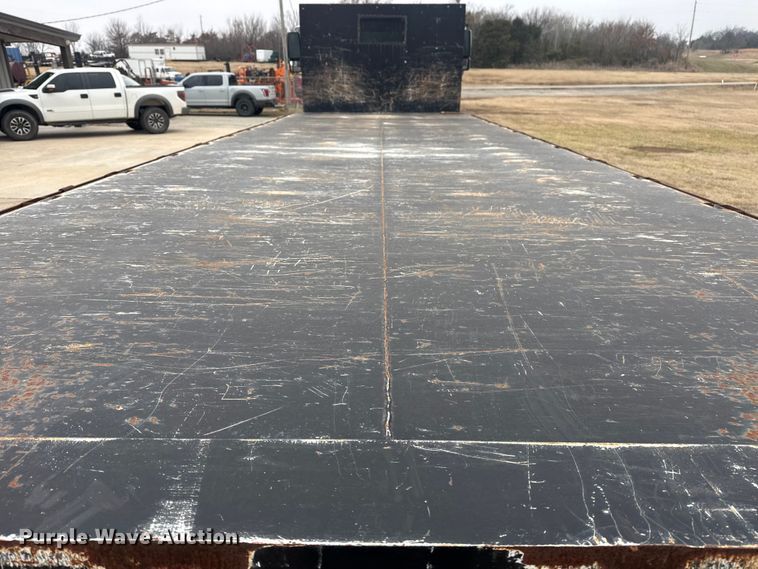 image for item DQ4357 2007 International 7400 flatbed truck