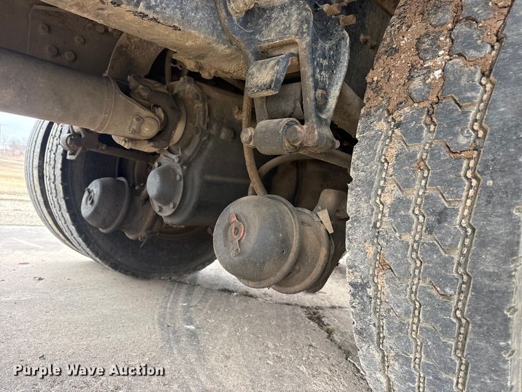 image for item DQ4357 2007 International 7400 flatbed truck