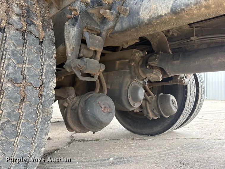 image for item DQ4357 2007 International 7400 flatbed truck