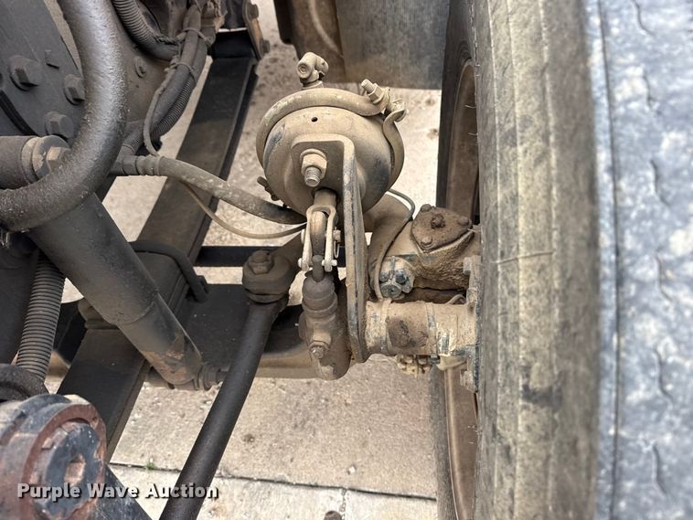 image for item DQ4357 2007 International 7400 flatbed truck