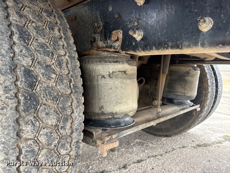 image for item DQ4357 2007 International 7400 flatbed truck