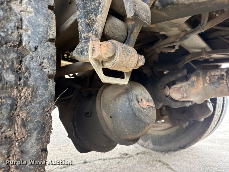 image for item DQ4357 2007 International 7400 flatbed truck