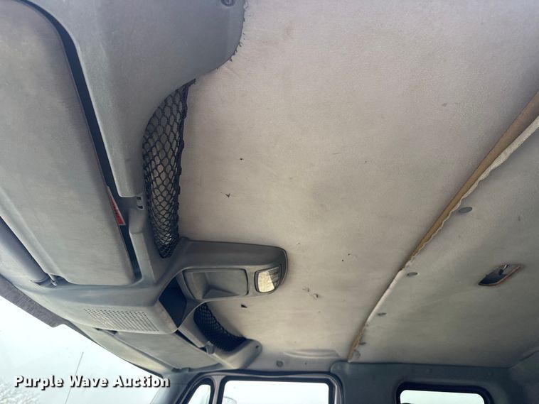 image for item DQ4357 2007 International 7400 flatbed truck