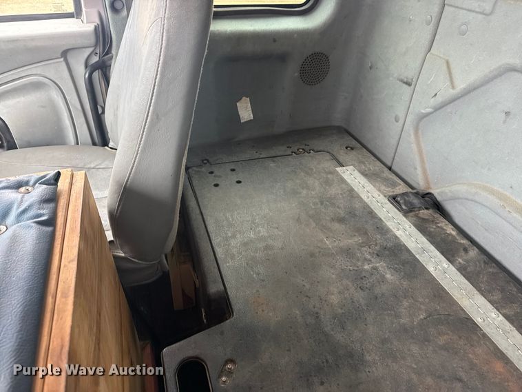 image for item DQ4357 2007 International 7400 flatbed truck