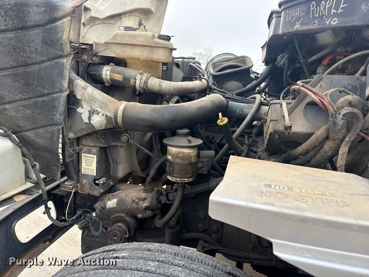 image for item DQ4357 2007 International 7400 flatbed truck