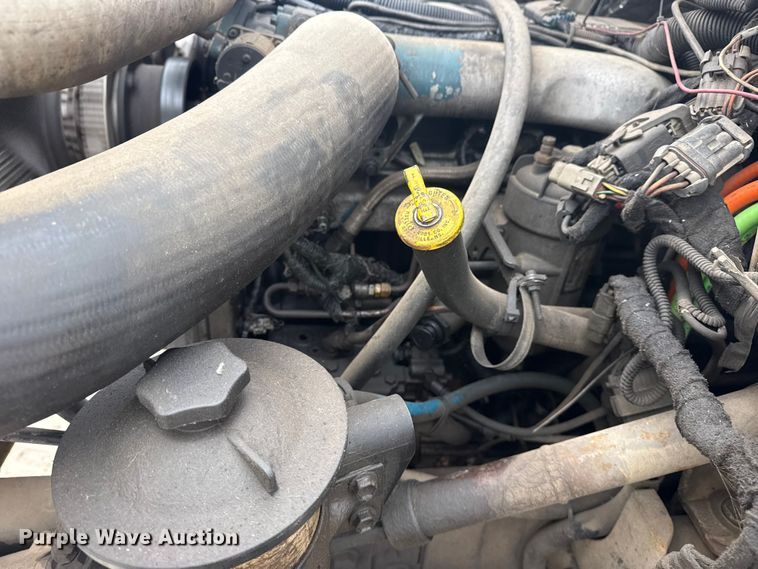 image for item DQ4357 2007 International 7400 flatbed truck